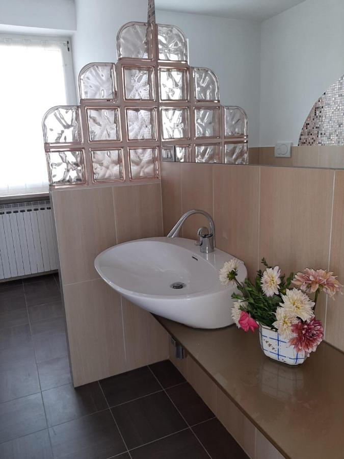 B&B Casa Lilla Verzuolo ภายนอก รูปภาพ