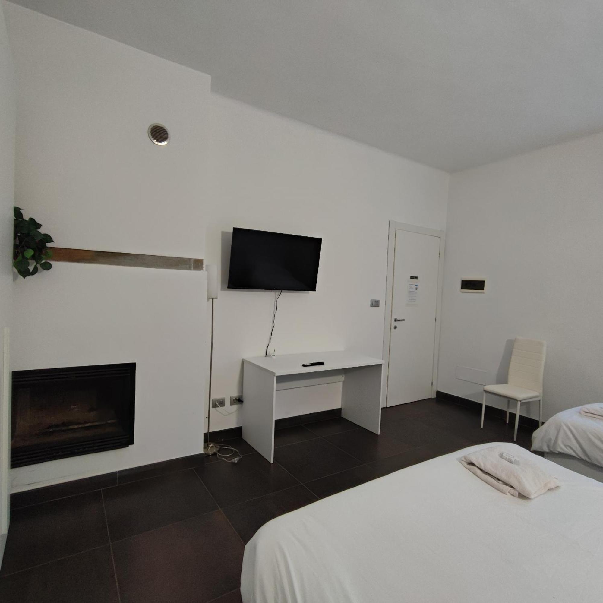 B&B Casa Lilla Verzuolo ภายนอก รูปภาพ